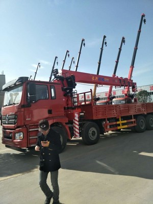 隨州陜汽德龍前四后八隨車吊 包上戶、可按揭的工程運輸利器