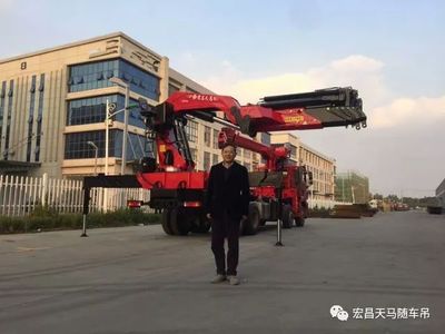 新宏昌重工集團創始人親赴揚州工廠，為隨車吊新品展前助陣